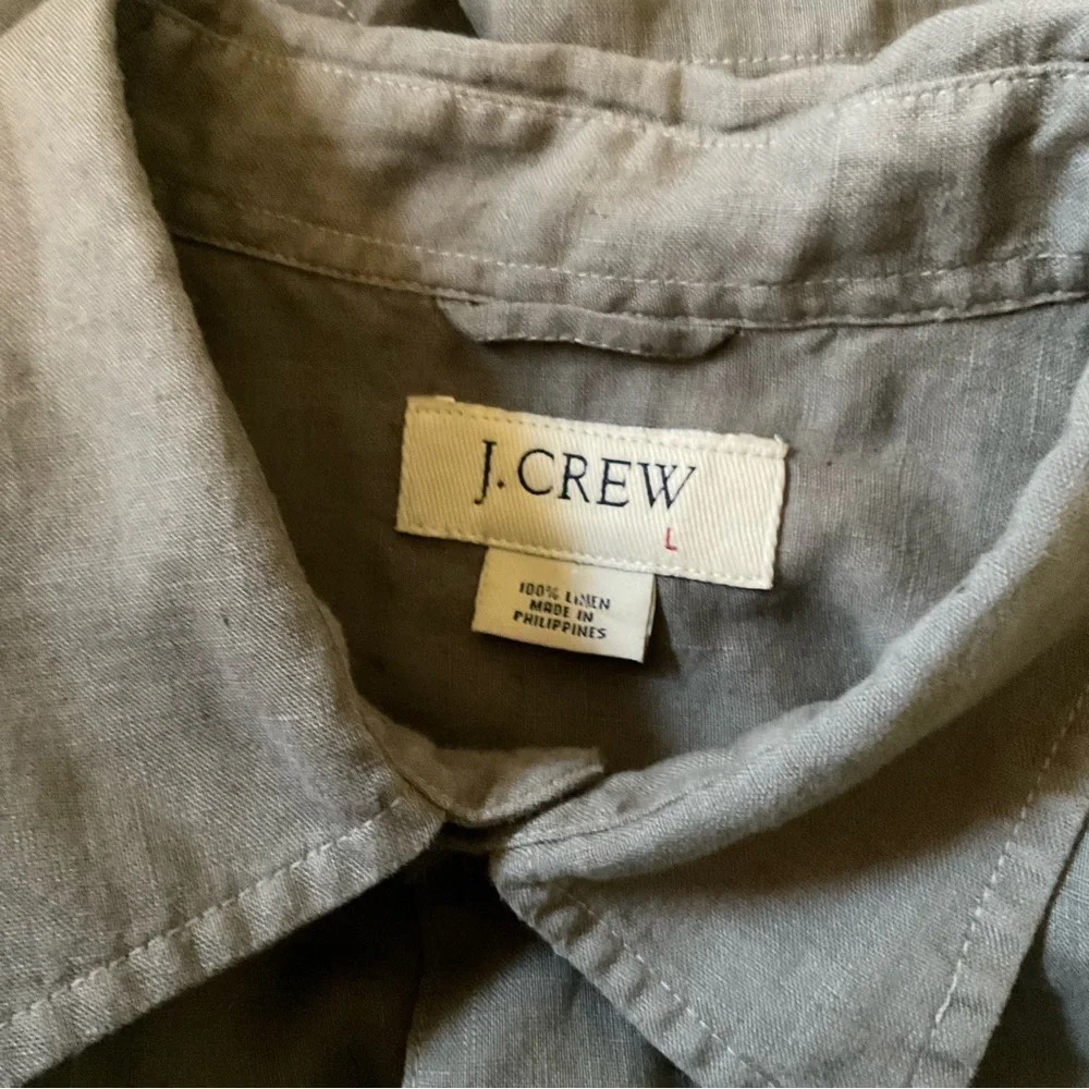 Men’s used size L large J Crew button front short sleeve grey colored shirt
